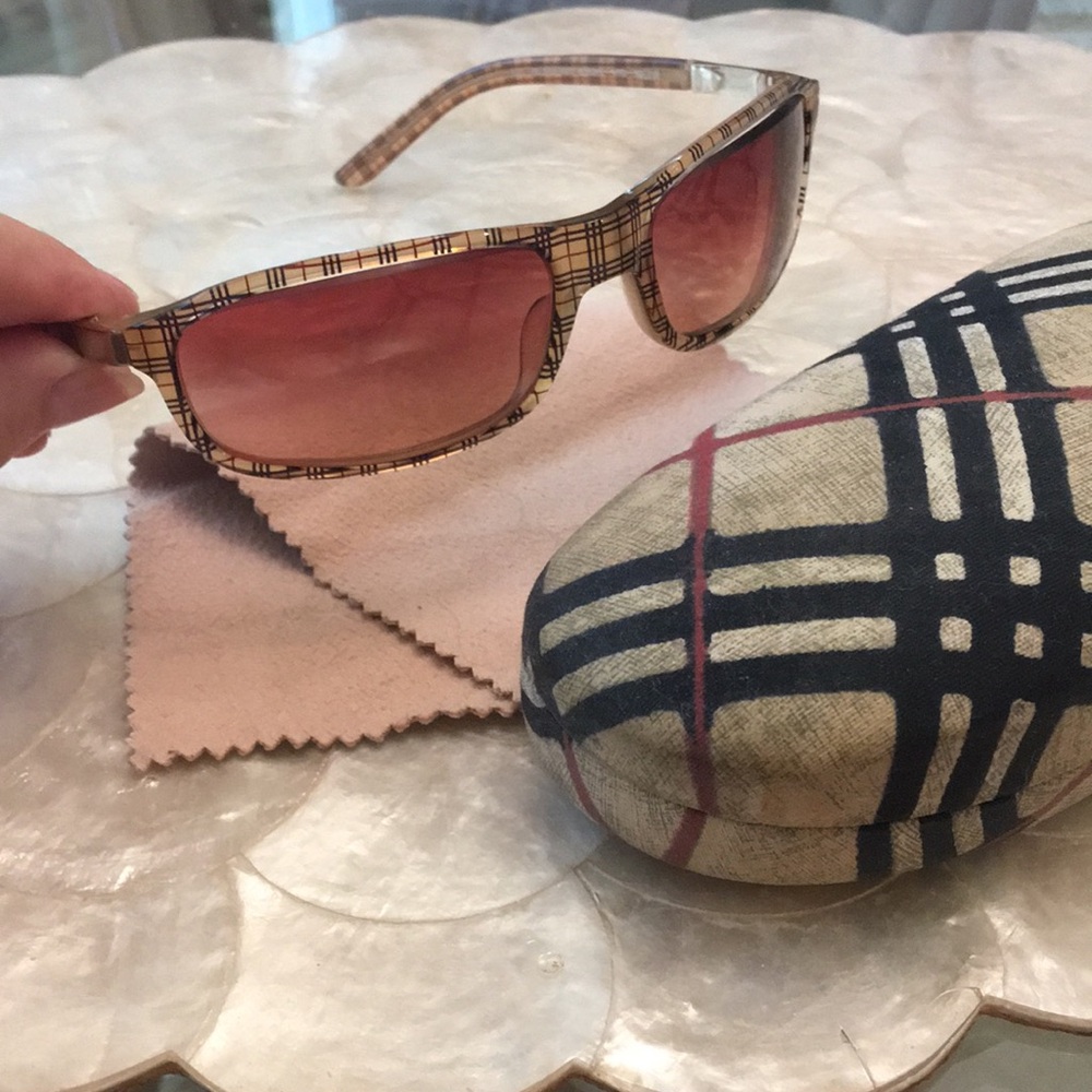 BURBERRY Authentic Unisex Sunglass Frames - PLUS Case & Cleaning Cloth! - Picture 12 of 14
